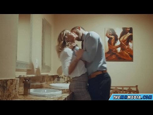 ❤️ Wann eng Busty Blond Iech an engem ëffentlechen Toilette verféiert ❌ Häre Porno bei eis lb.chancel.top ❌